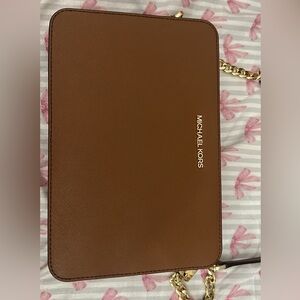 brown michael kors jet set purse